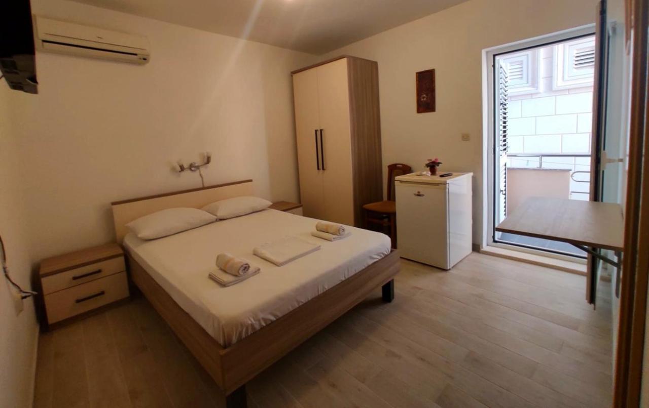 Apartments Dragica Milna  Eksteriør bilde