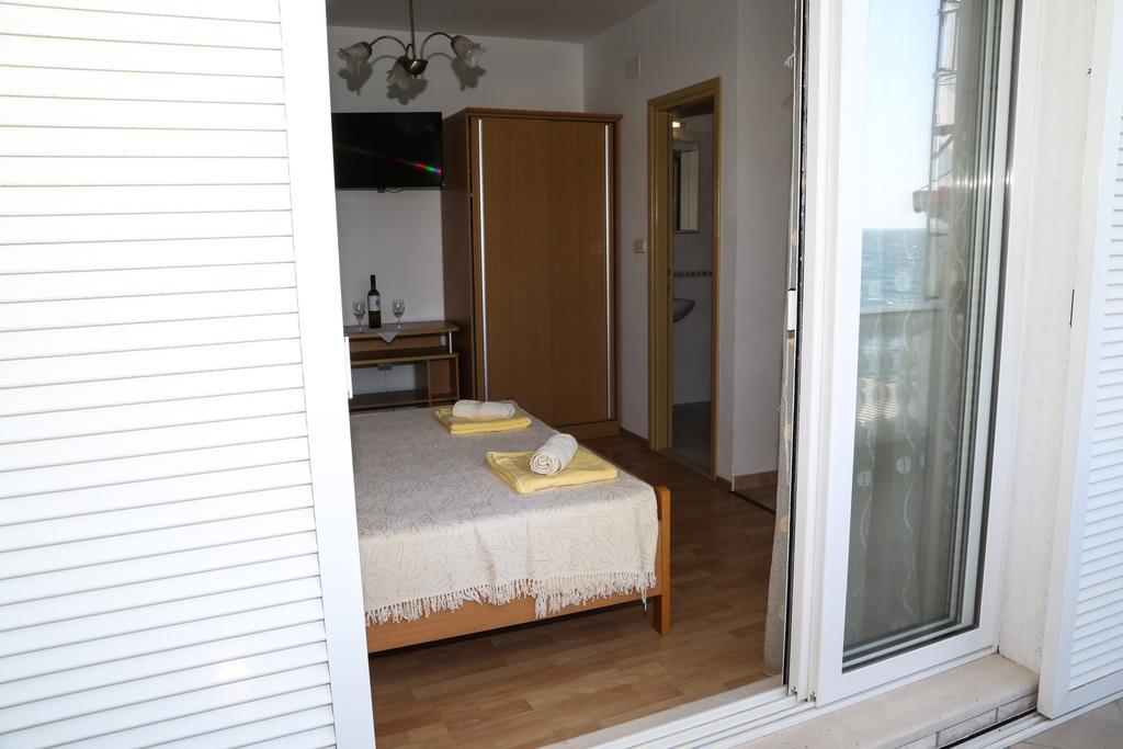 Apartments Dragica Milna  Eksteriør bilde