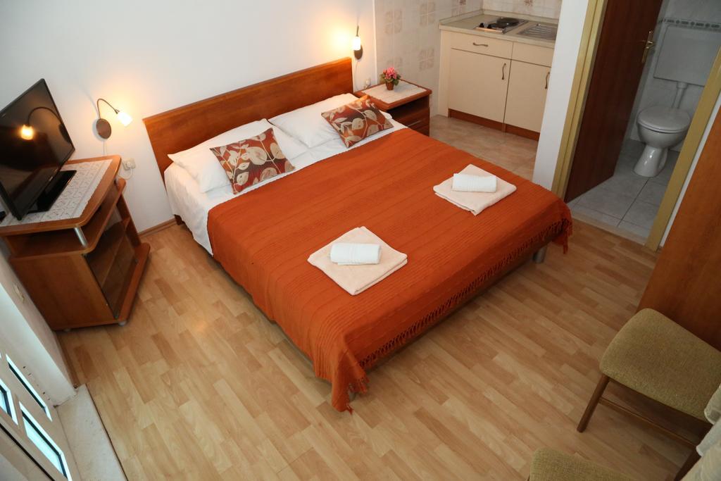 Apartments Dragica Milna  Eksteriør bilde