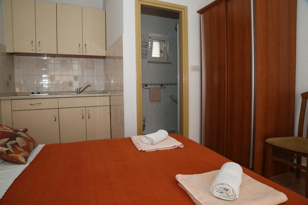 Apartments Dragica Milna  Eksteriør bilde