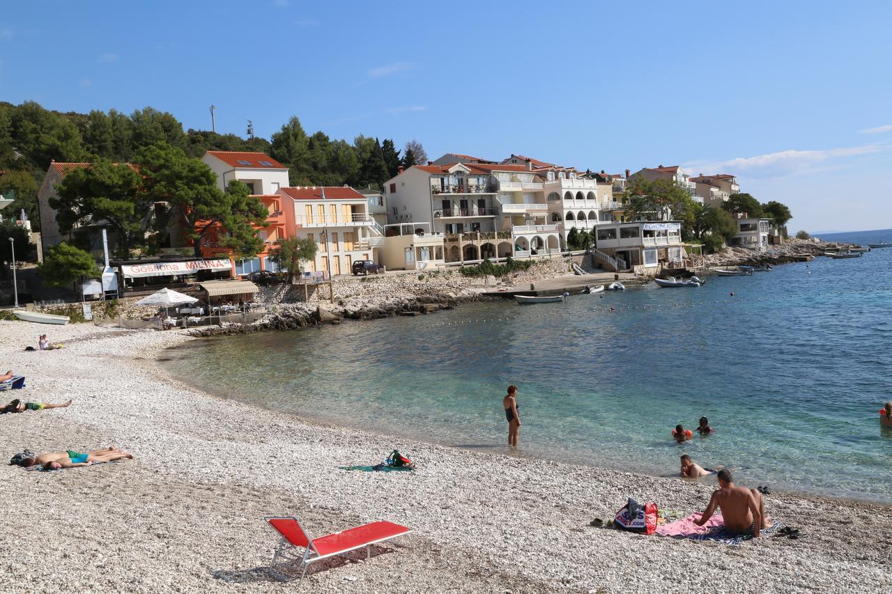 Apartments Dragica Milna  Eksteriør bilde